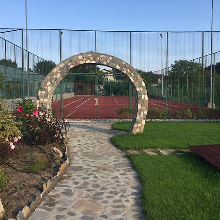 Country Spa Retreat Snagov Exterior photo Tennis Club