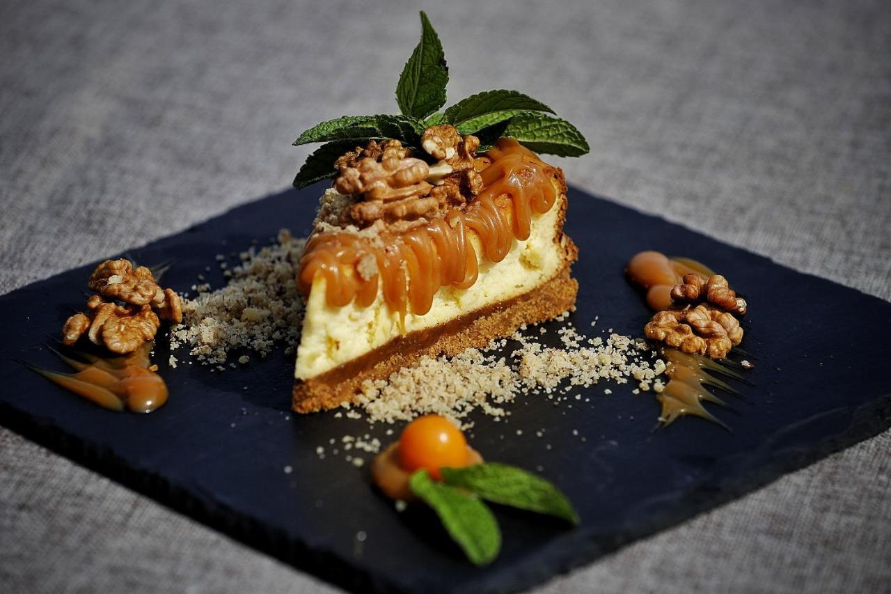 Country Spa Retreat Snagov Exterior photo Cheesecake with salted caramel