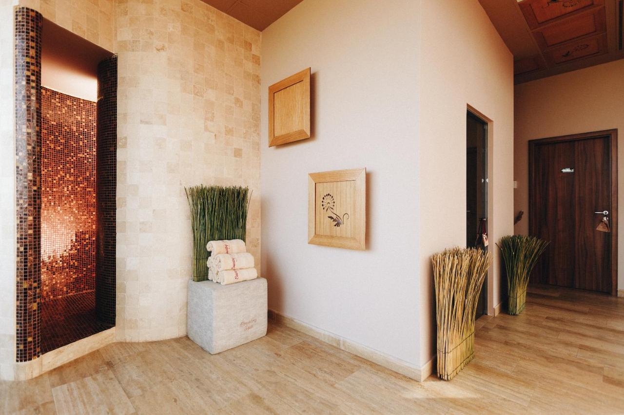 Country Spa Retreat Snagov Exterior photo Interior of a spa