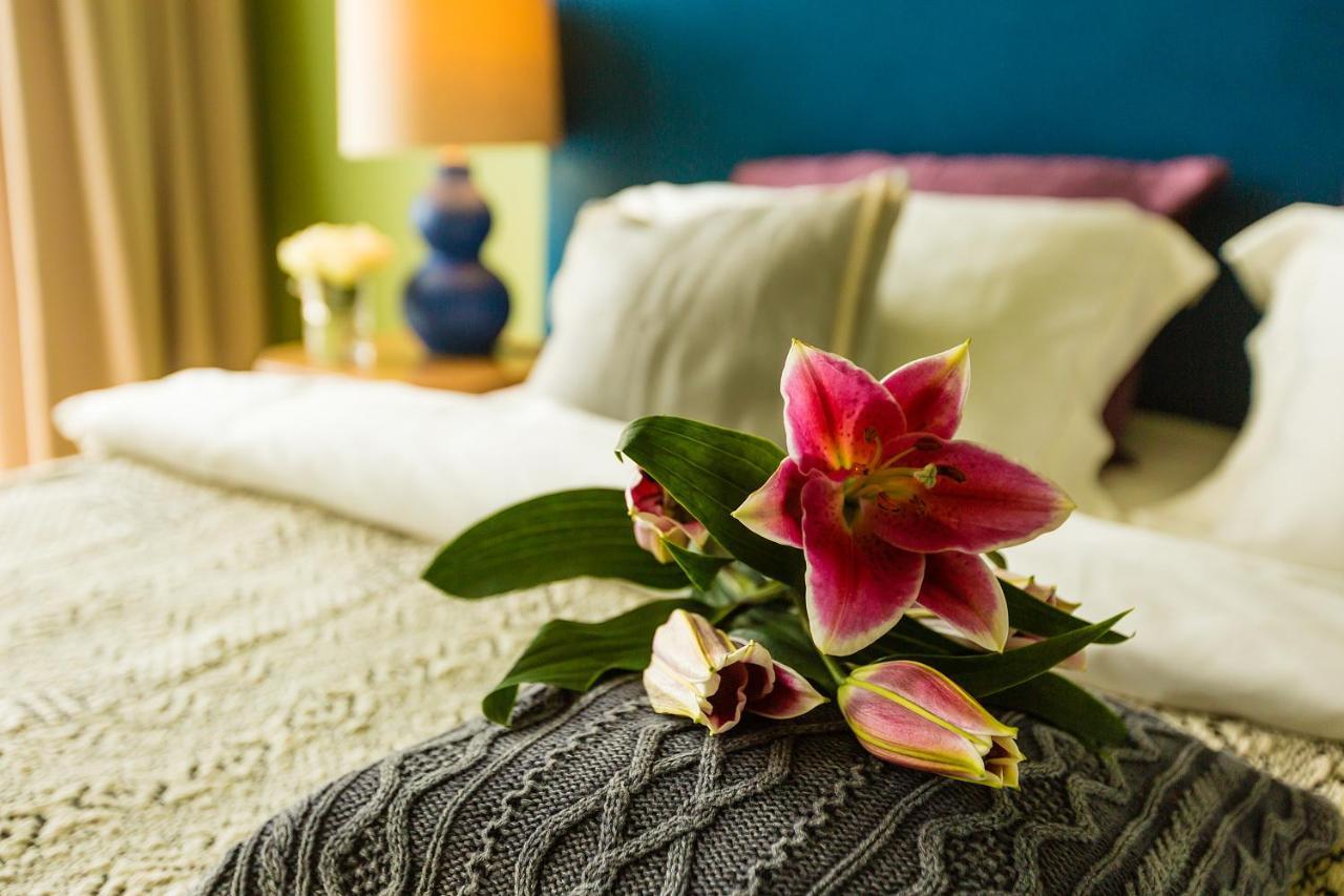 Country Spa Retreat Snagov Exterior photo A bouquet of flowers