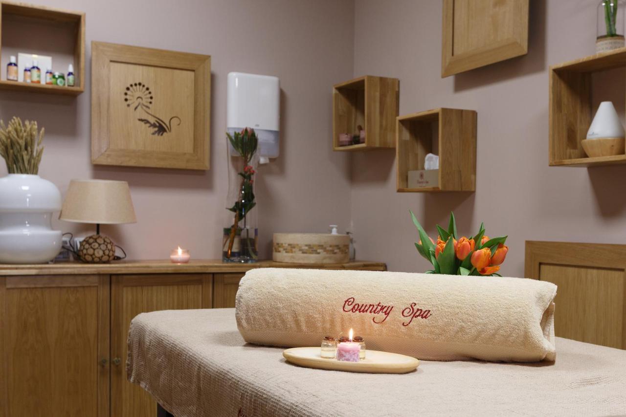 Country Spa Retreat Snagov Exterior photo A spa treatment room