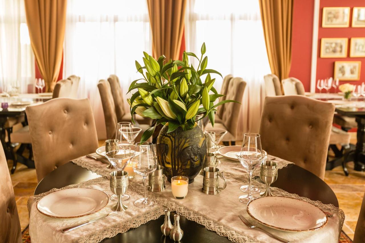 Country Spa Retreat Snagov Exterior photo Restaurant in Belgrade