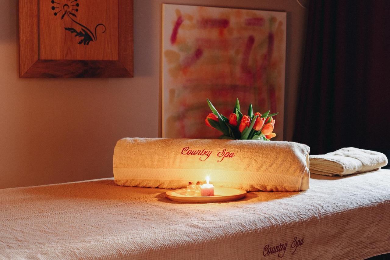 Country Spa Retreat Snagov Exterior photo A spa treatment table